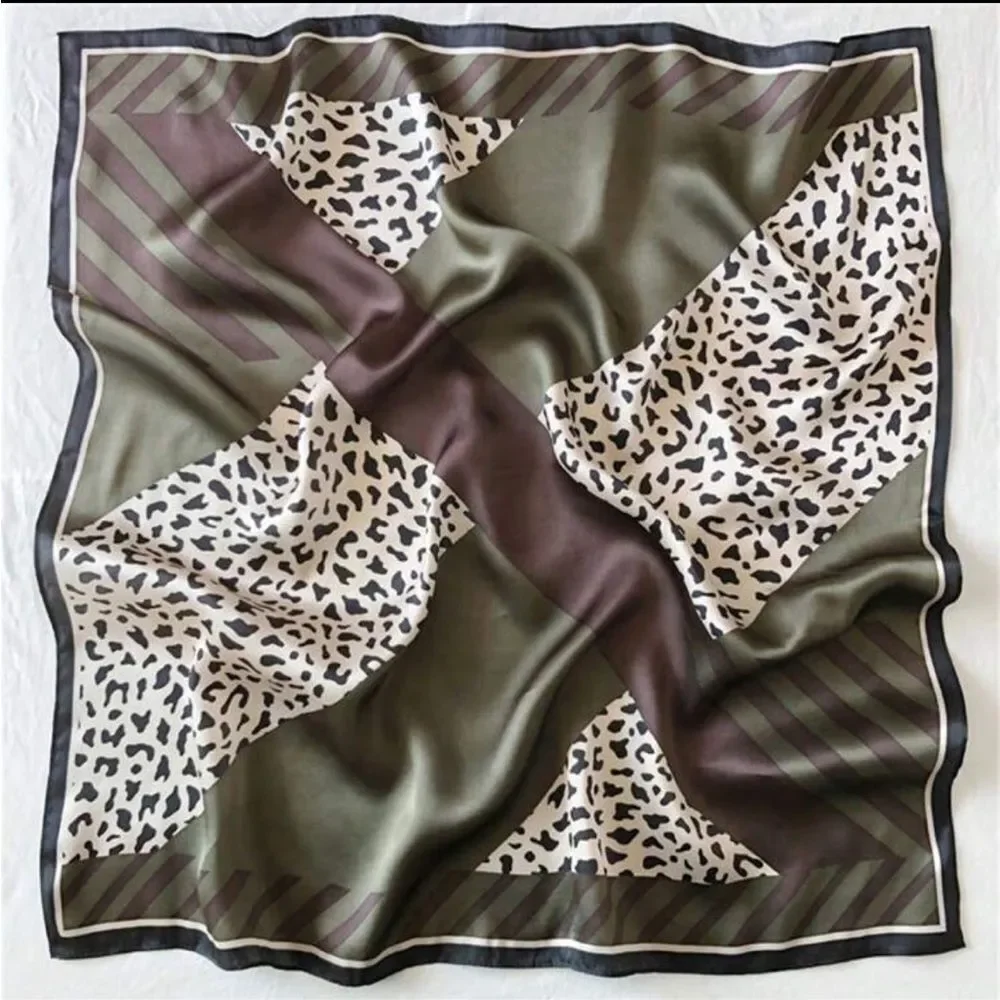 Cheetah Scarf P112